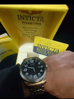 CLASSY! Men's 40mm Invicta Specialty Watch (80170) Comes with Box and Papers!